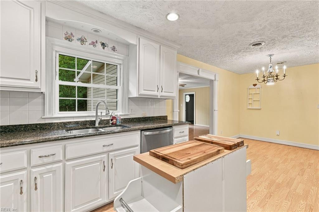 8482 Broad Marsh Ln Property Photo 11