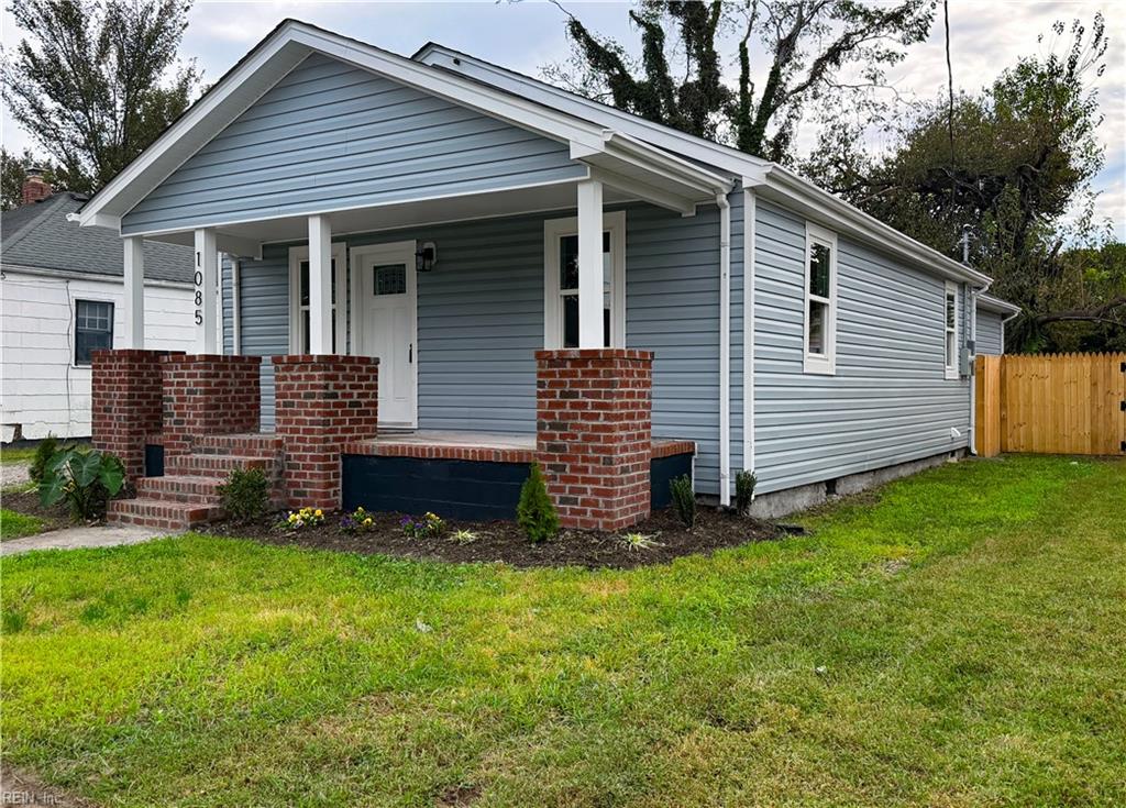 1085 Cascade BLVD Property Photo 1