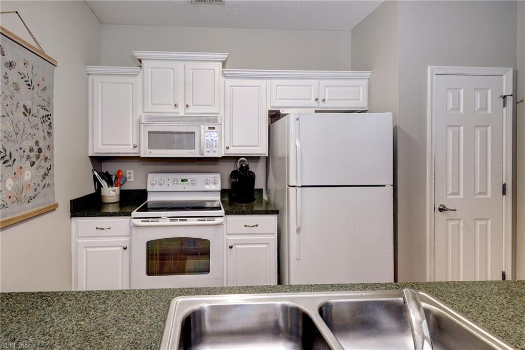 3005 Arran Thistle Property Photo 11