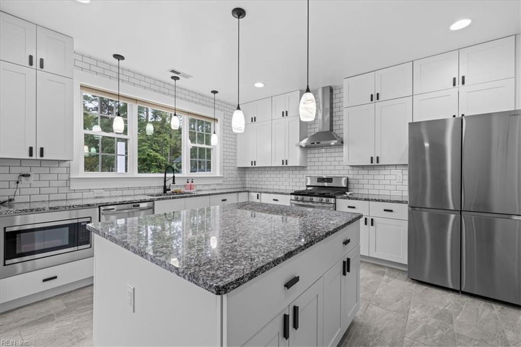 1817 Chloe Ln Property Photo 1