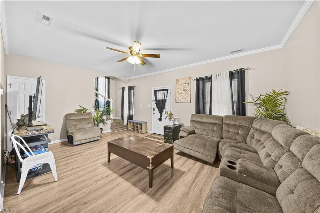 1629 Conoga St Property Photo 4