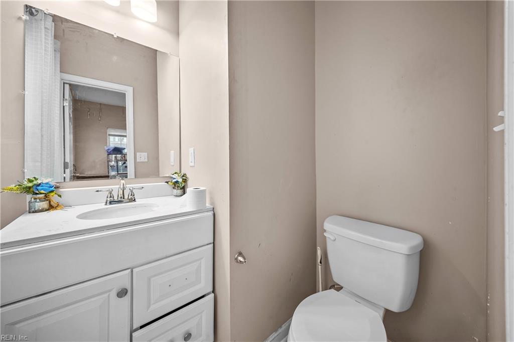 1629 Conoga St Property Photo 7