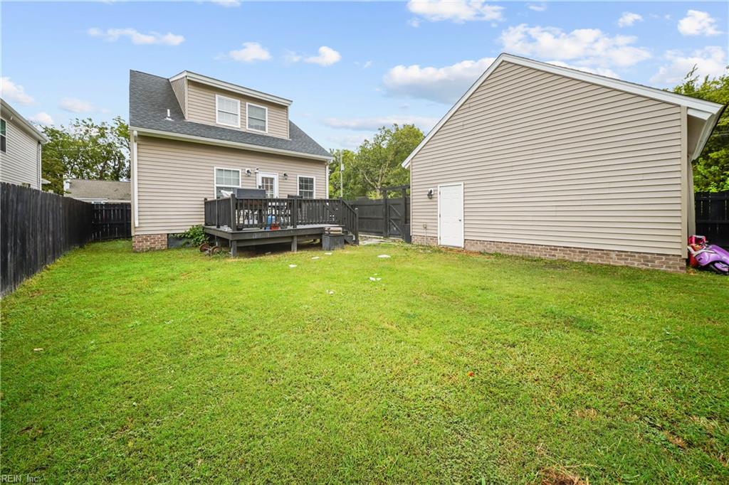 1629 Conoga St Property Photo 8