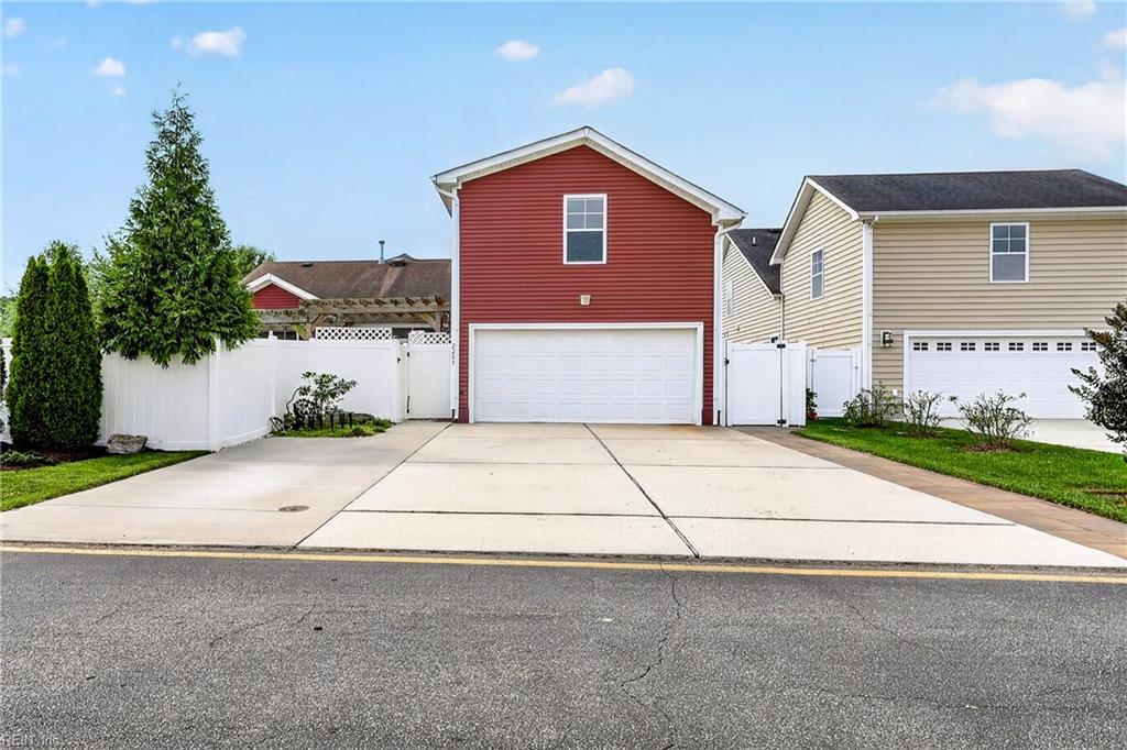 2205 Olmstead Ln Property Photo 8