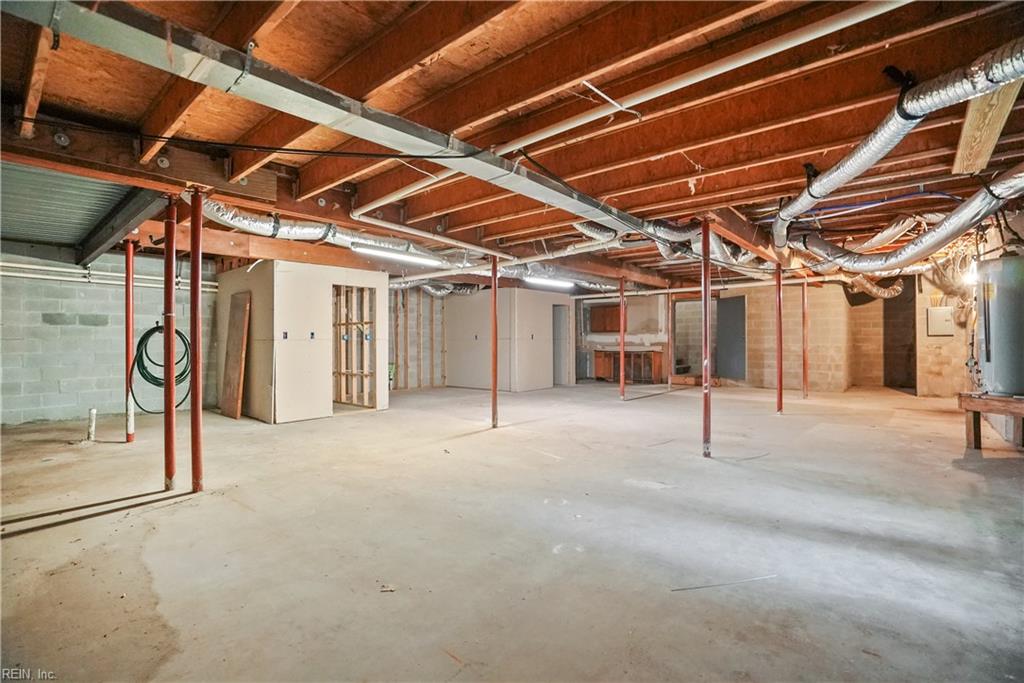 2112 Pretty Lake Ave Property Photo 4