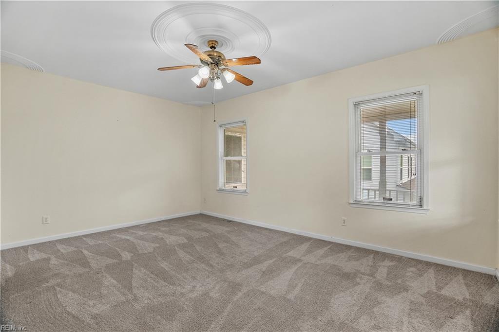 2112 Pretty Lake Ave Property Photo 10