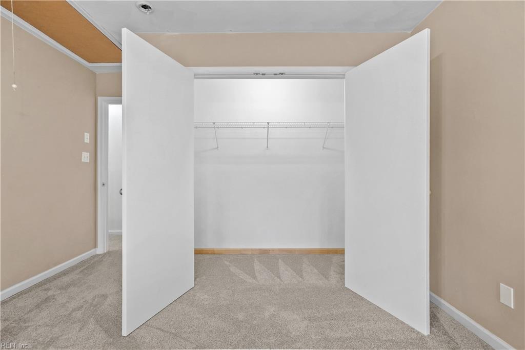 2112 Pretty Lake Ave Property Photo 29