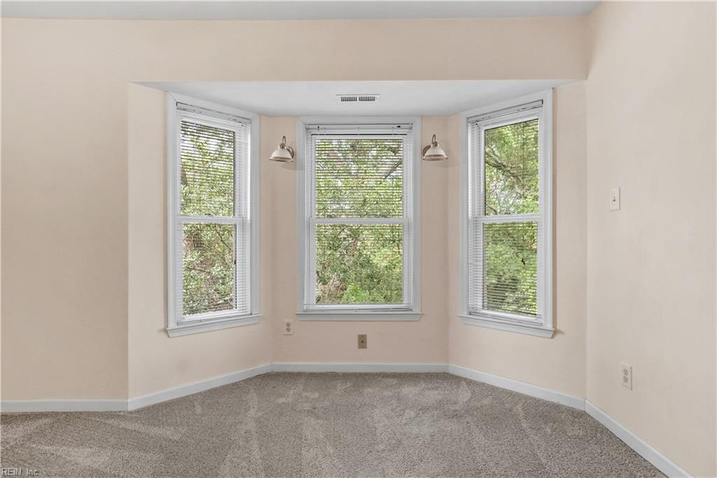 2112 Pretty Lake Ave Property Photo 32