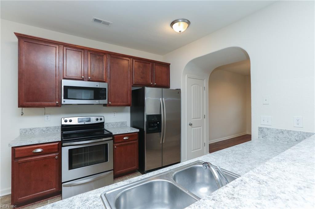 1644 Chesapeake Dr Property Photo 3