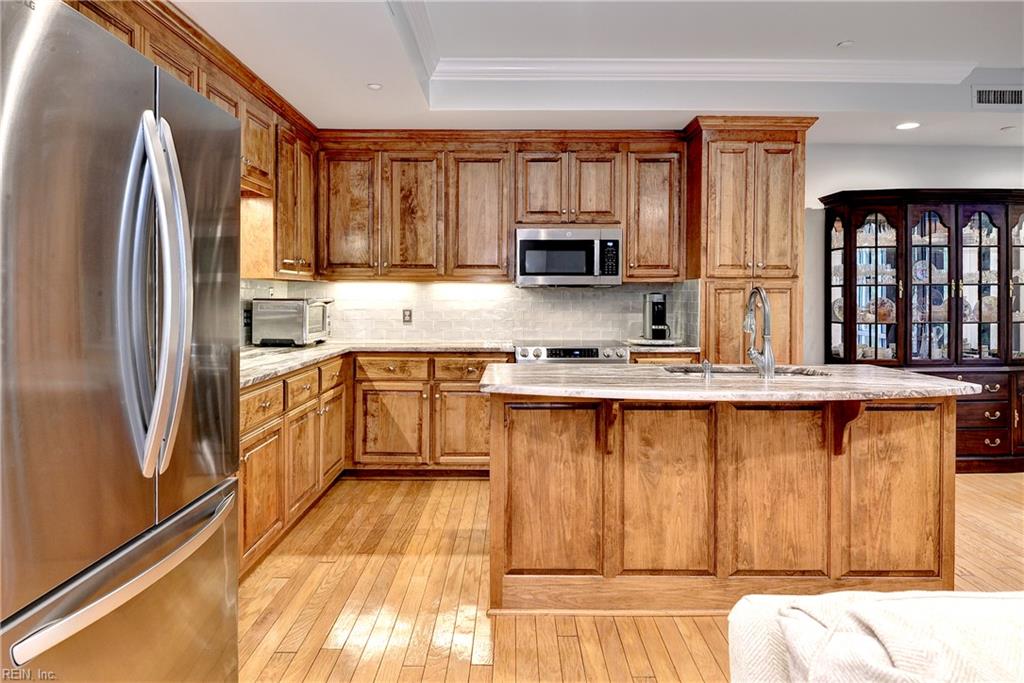 2209 William Styron Sq S Property Photo 10