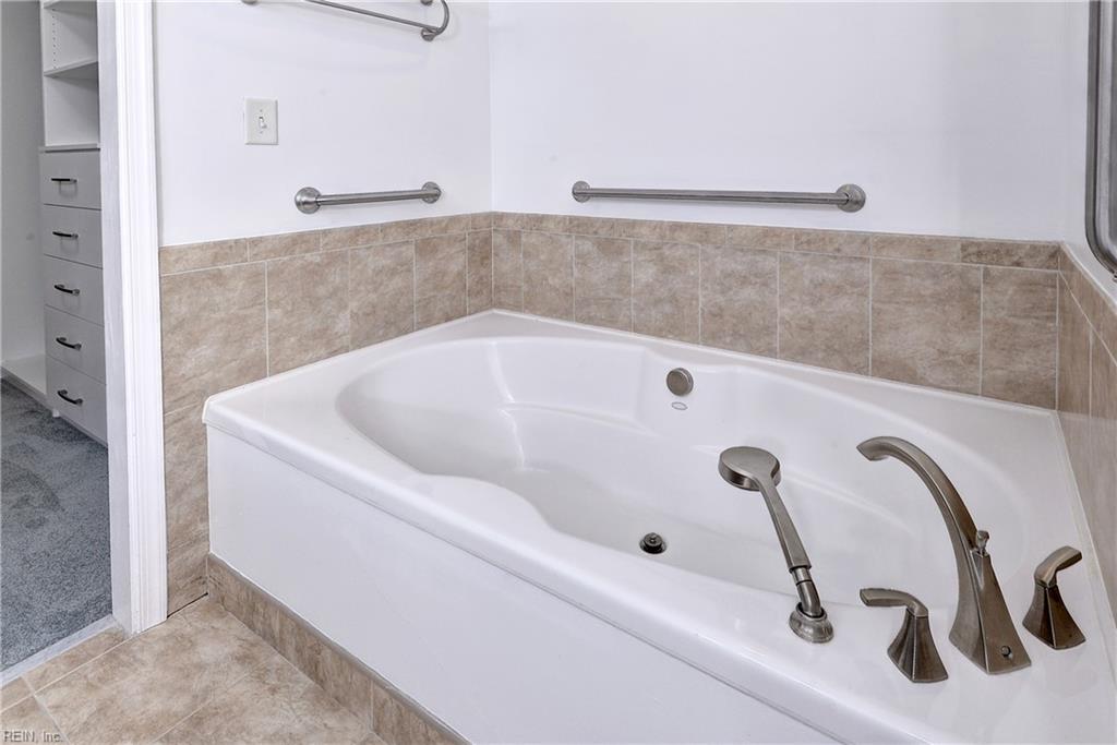 2209 William Styron Sq S Property Photo 26