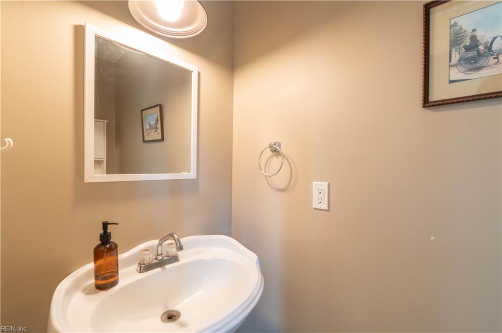 106 Williams St Property Photo 23