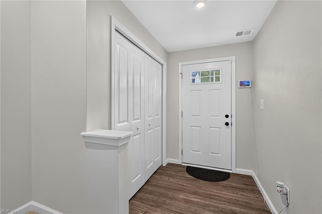 2027 Petersen Way Property Photo 2