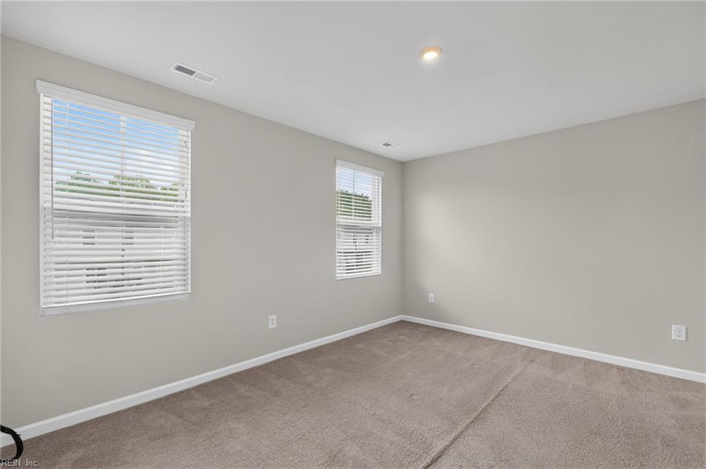 2027 Petersen Way Property Photo 13