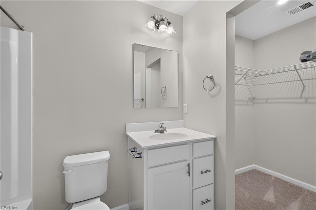 2027 Petersen Way Property Photo 14