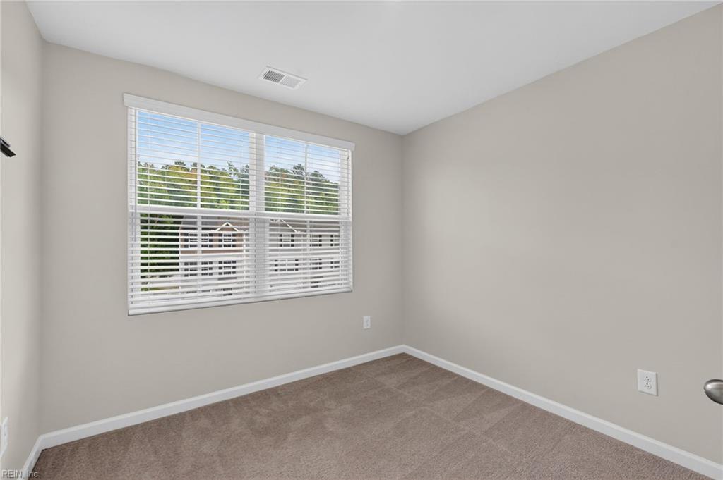 2027 Petersen Way Property Photo 16