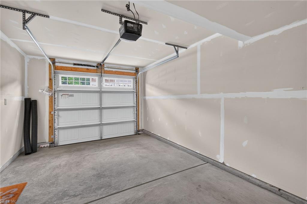 2027 Petersen Way Property Photo 24