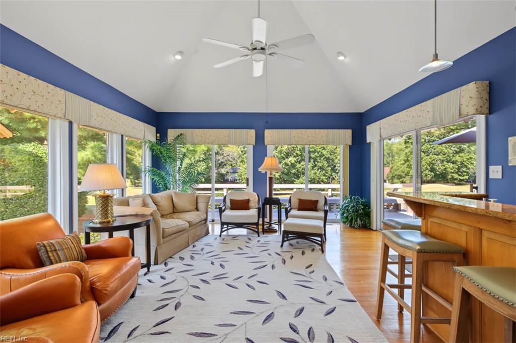 137 Roger Smith Property Photo 13