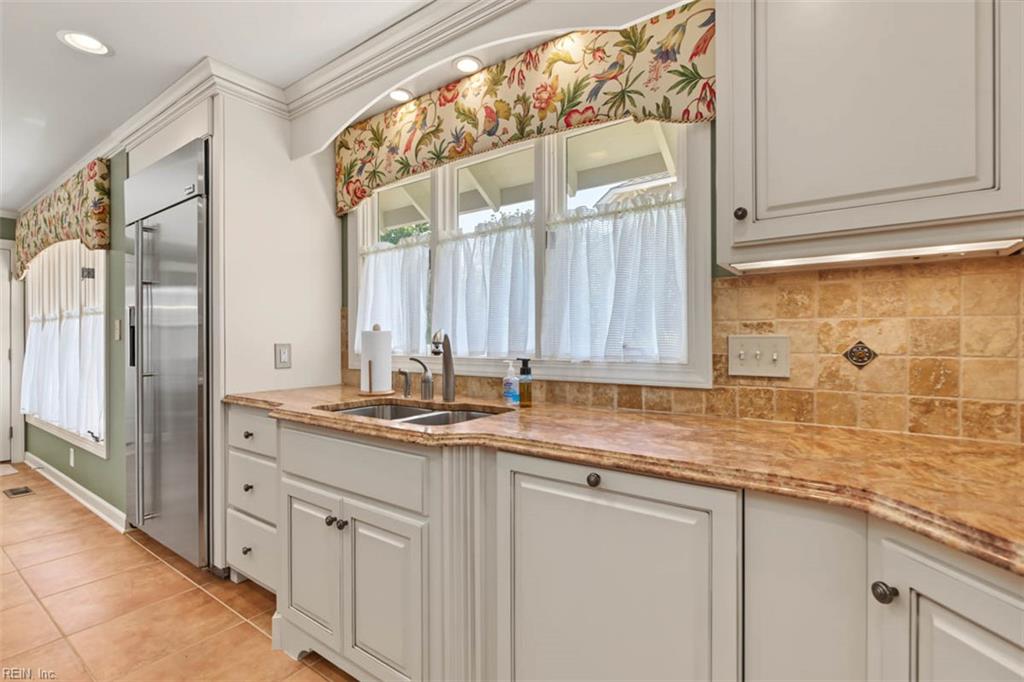 137 Roger Smith Property Photo 23