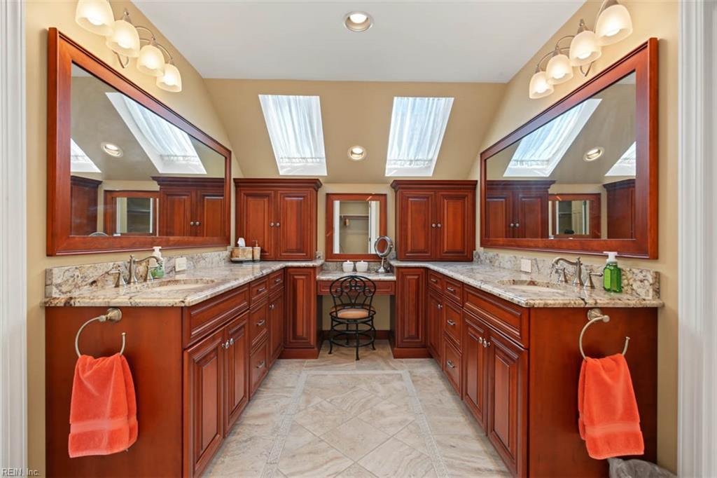 137 Roger Smith Property Photo 34