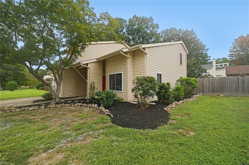 513 Great Park Dr Property Photo 2