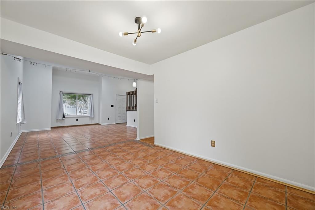 513 Great Park Dr Property Photo 12