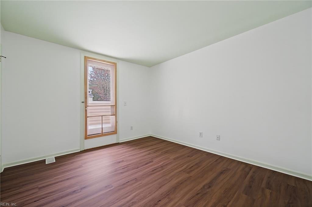 513 Great Park Dr Property Photo 19