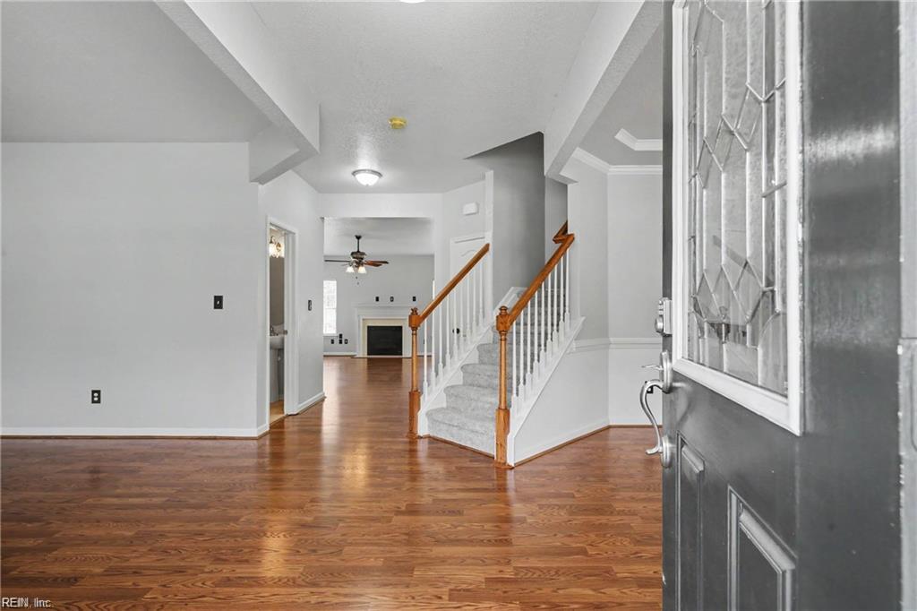 413 Quaker Ridge Ct Property Photo 5