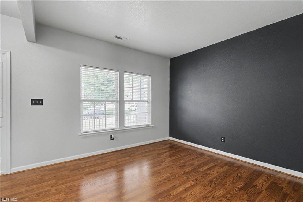 413 Quaker Ridge Ct Property Photo 7
