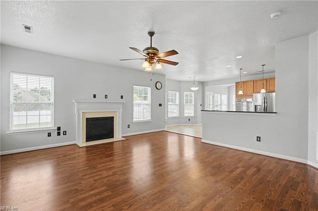 413 Quaker Ridge Ct Property Photo 9