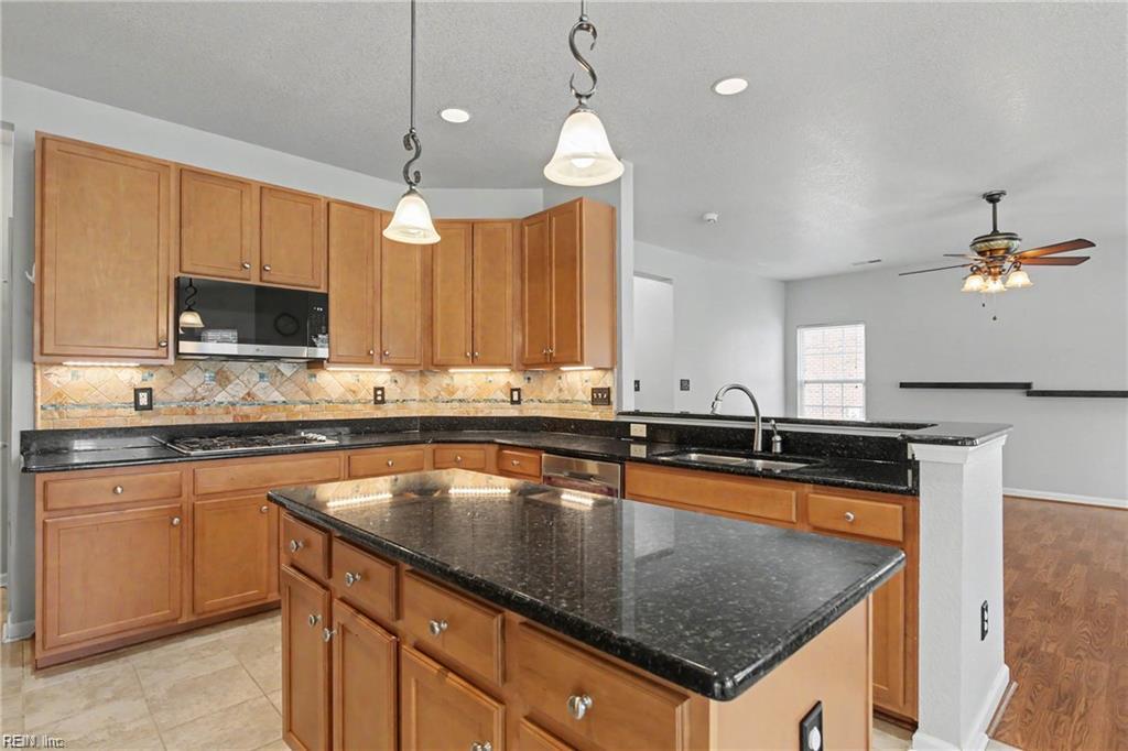413 Quaker Ridge Ct Property Photo 12