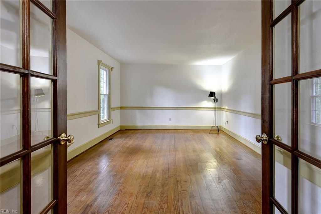 109 Forest Ln Property Photo 5