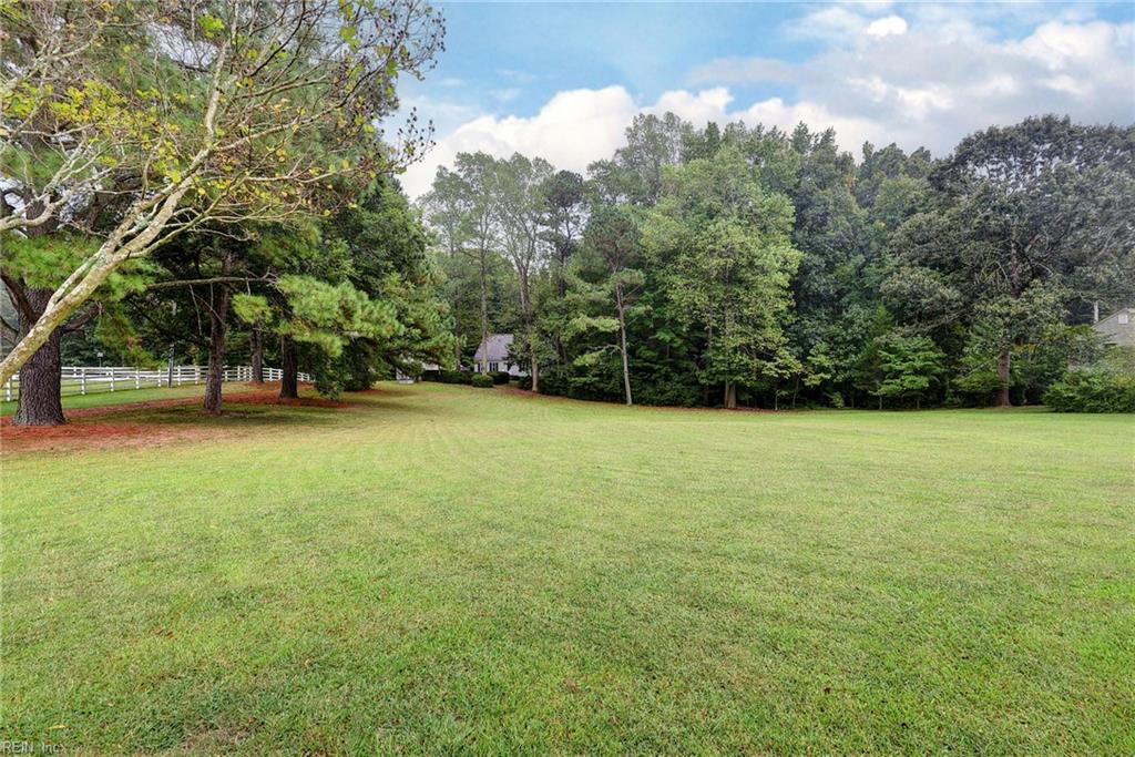 109 Forest Ln Property Photo 29