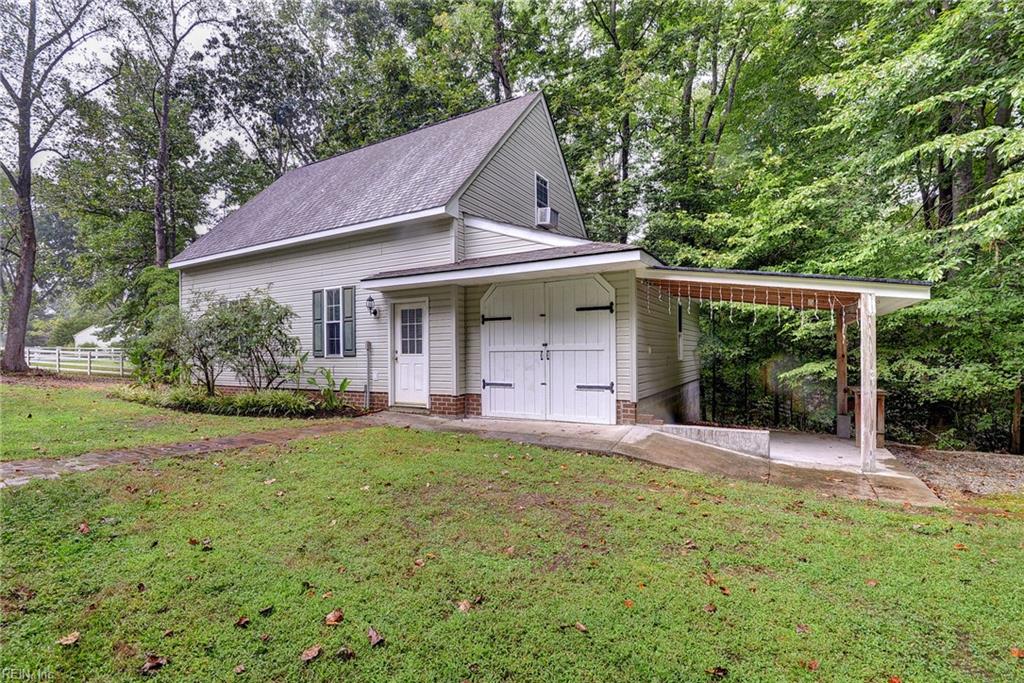 109 Forest Ln Property Photo 32