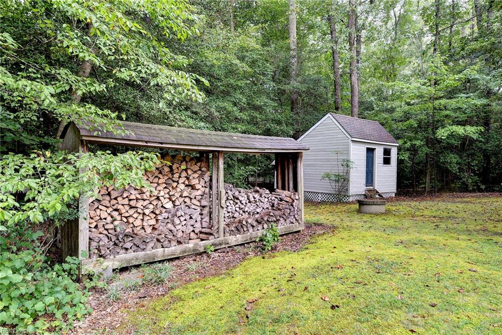 109 Forest Ln Property Photo 38
