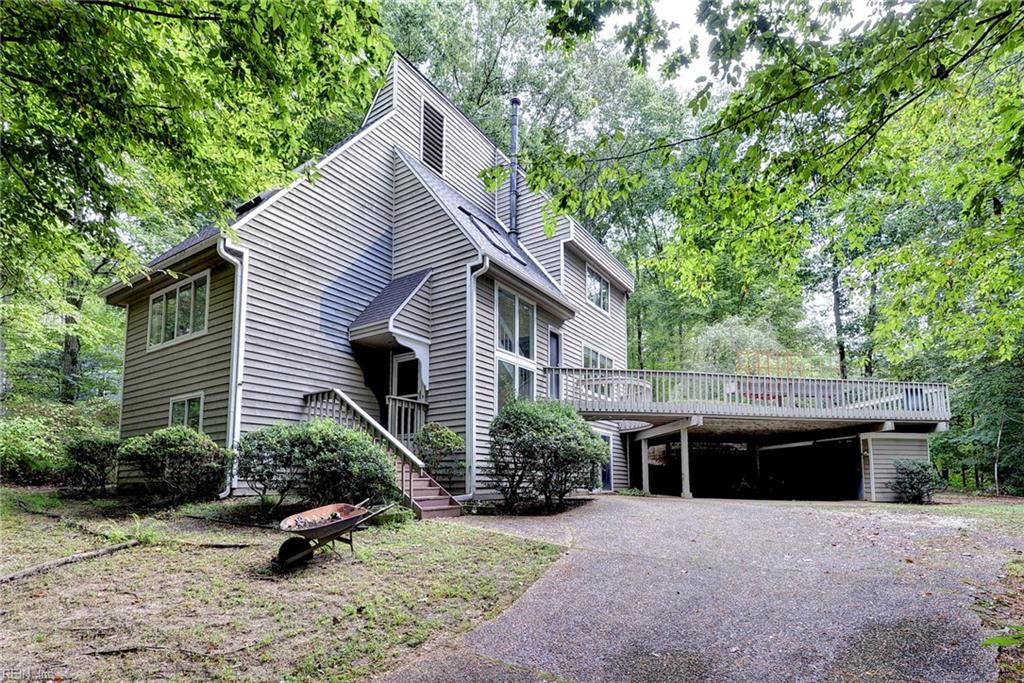 411 Hempstead Rd Property Photo 3