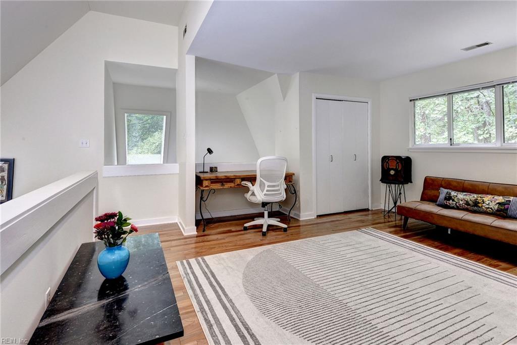 411 Hempstead Rd Property Photo 25