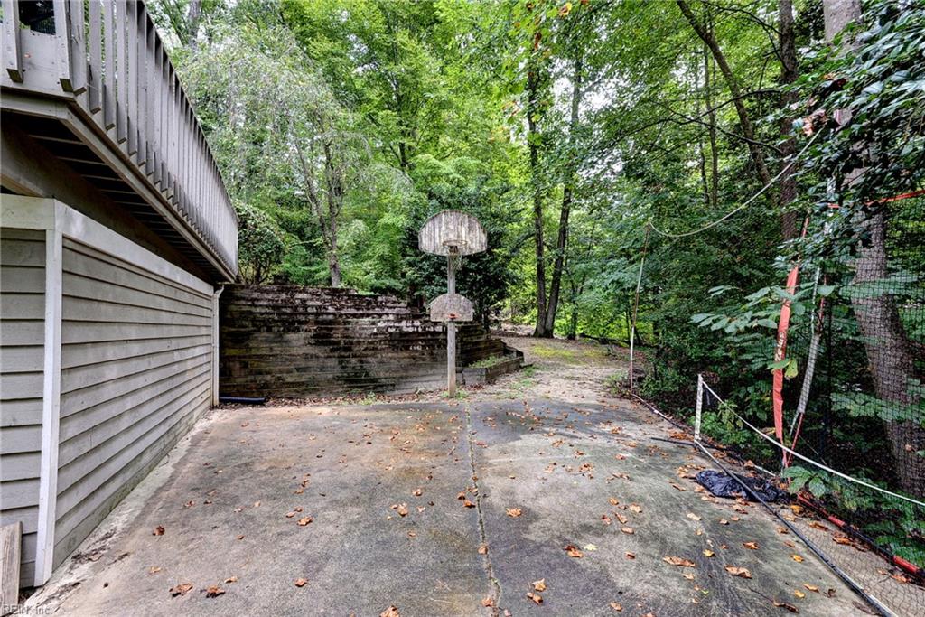 411 Hempstead Rd Property Photo 39
