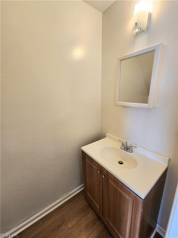 6221 Geneva Way Property Photo 4