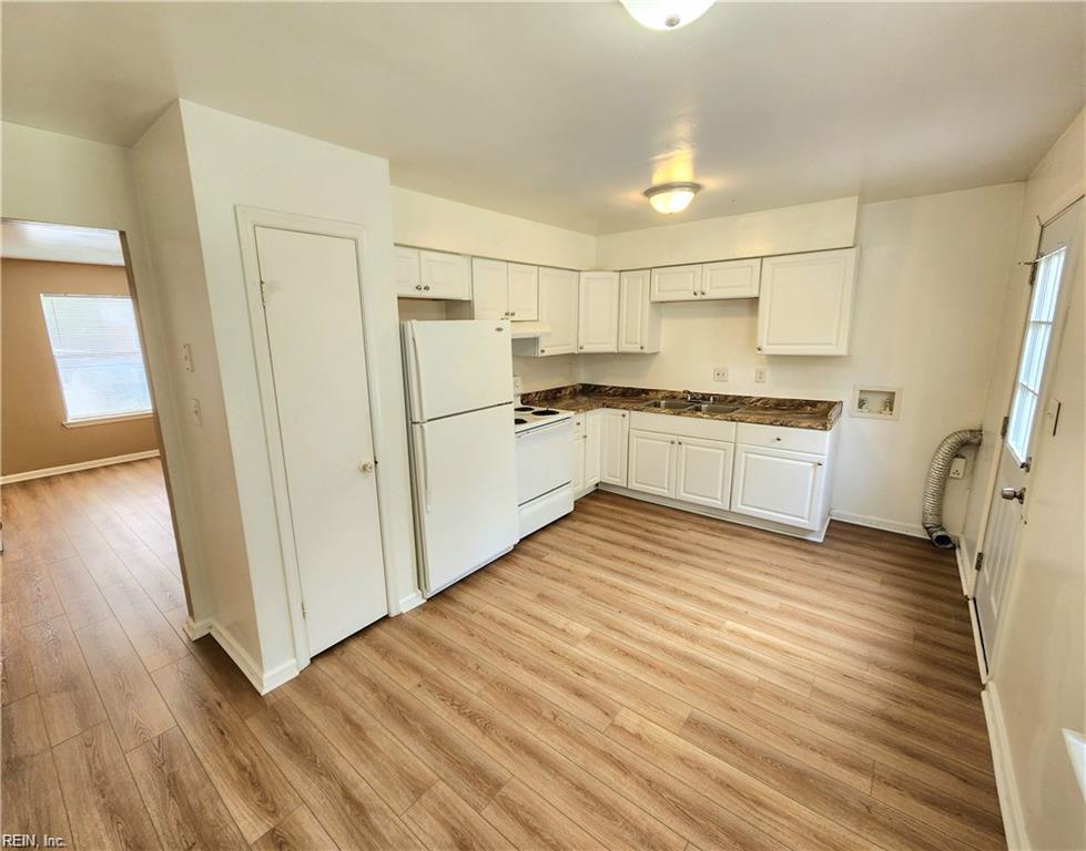 6221 Geneva Way Property Photo 5