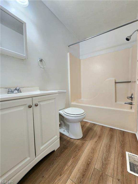 6221 Geneva Way Property Photo 7