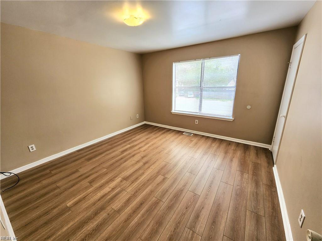 6221 Geneva Way Property Photo 9