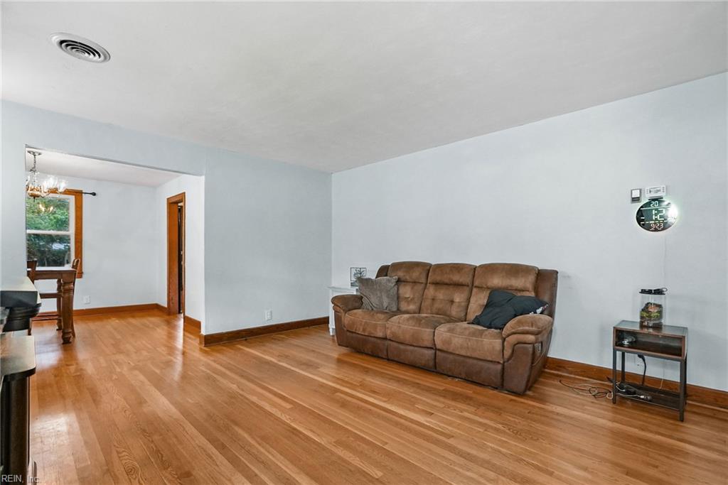 1540 Bainbridge Blvd Property Photo 7