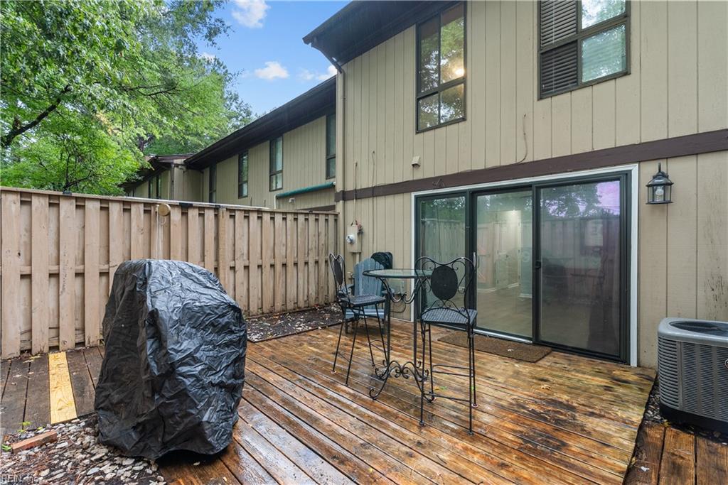 1003 N Green Dr Property Photo 33