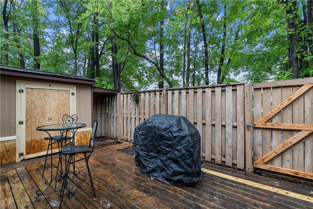 1003 N Green Dr Property Photo 35