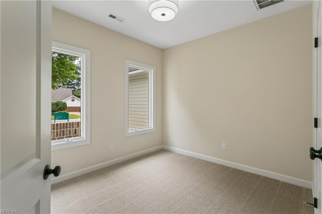 121 Randolphs Grn Property Photo 22
