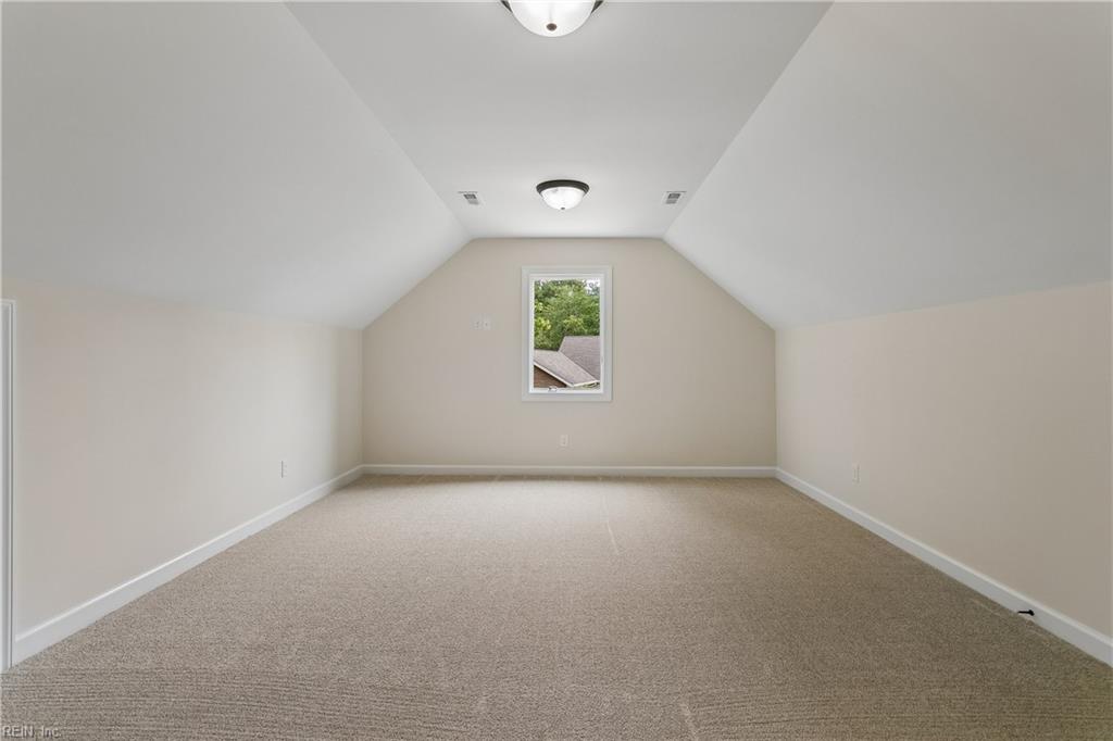121 Randolphs Grn Property Photo 24