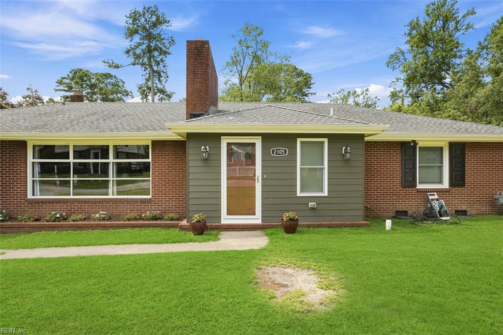 2105 Sterling Point Dr Property Photo 1