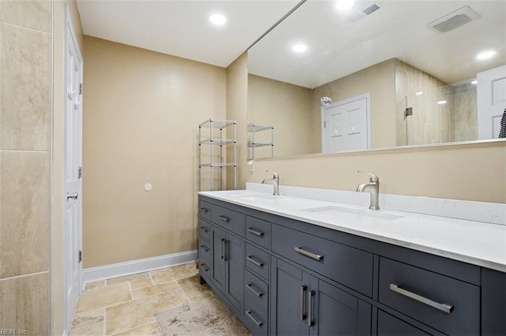 2105 Sterling Point Dr Property Photo 15
