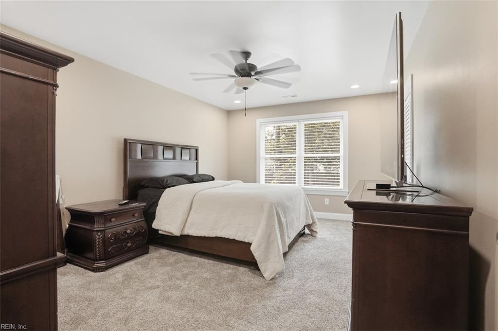 2105 Sterling Point Dr Property Photo 18
